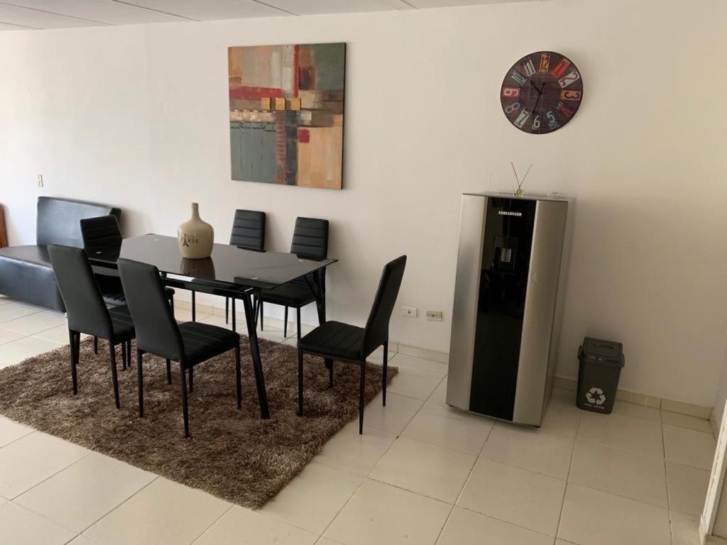 E2 Comodo Y Amplio Apartamento En Laureles Estadio 120 Mts2 เมเดยิน ภายนอก รูปภาพ